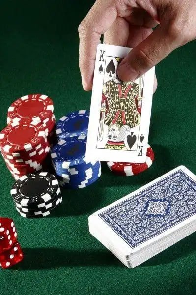 slotgame ကာစီနို Roulette Table ကစားနေသောမြင်ကွင်း